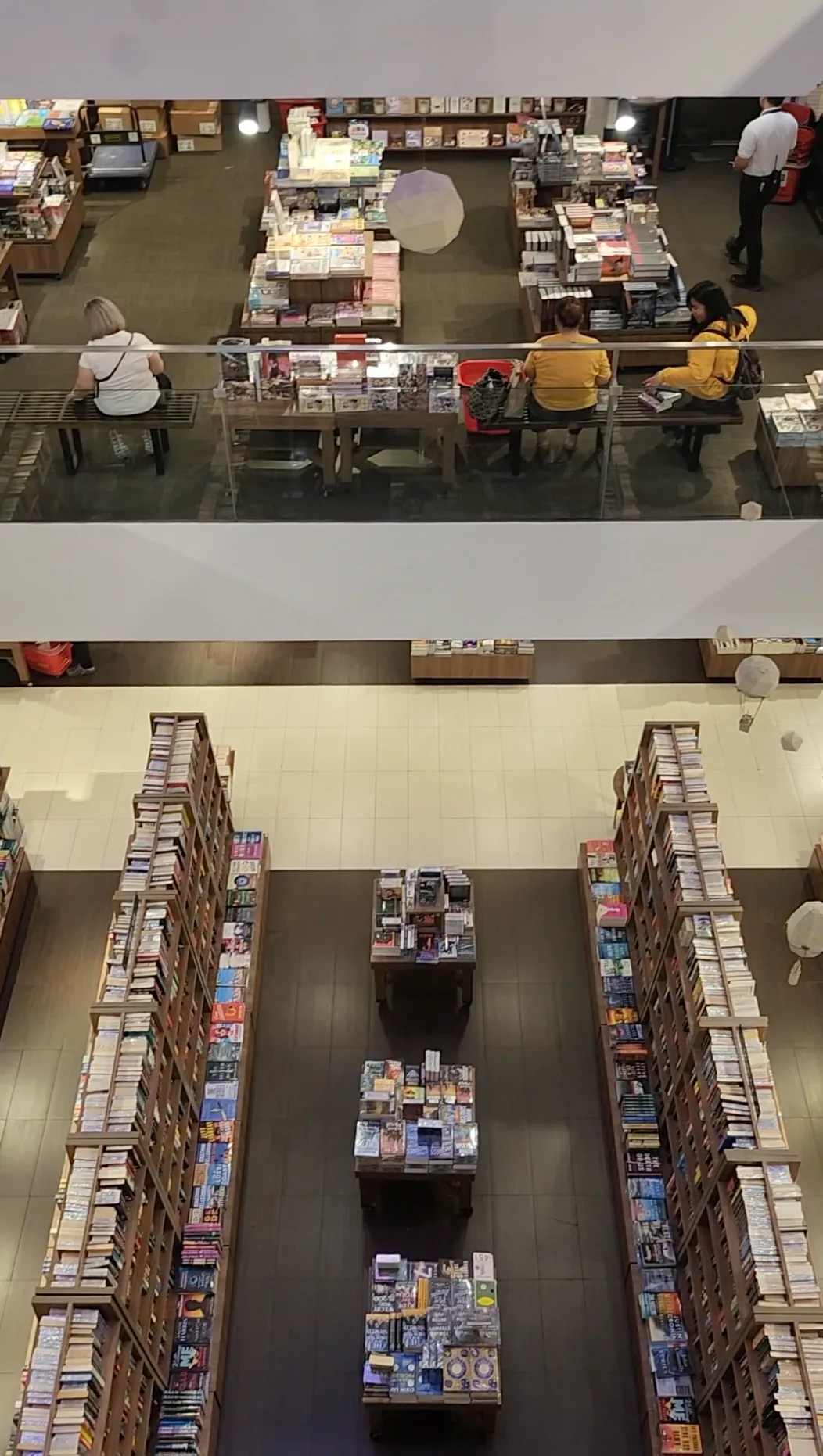 책은 안 읽지만 서점은 자주 갑니다. — 마닐라 ‘풀리북트(Fully Booked)’에 다녀왔습니다.